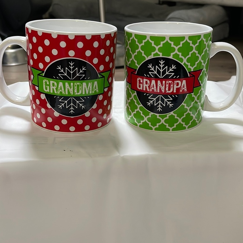 Christmas “Grandpa” & “Grandma “ Mugs Nice Big Ones!